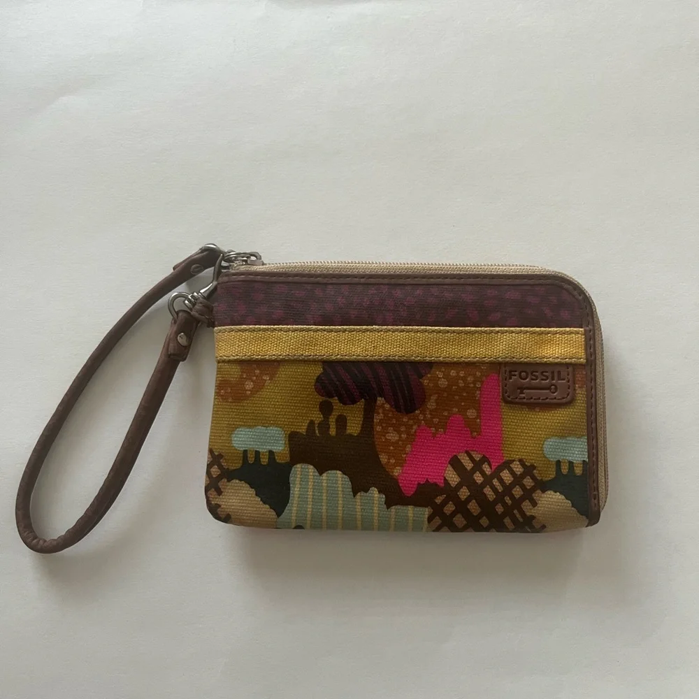 Fossil Key-Per Wristlet